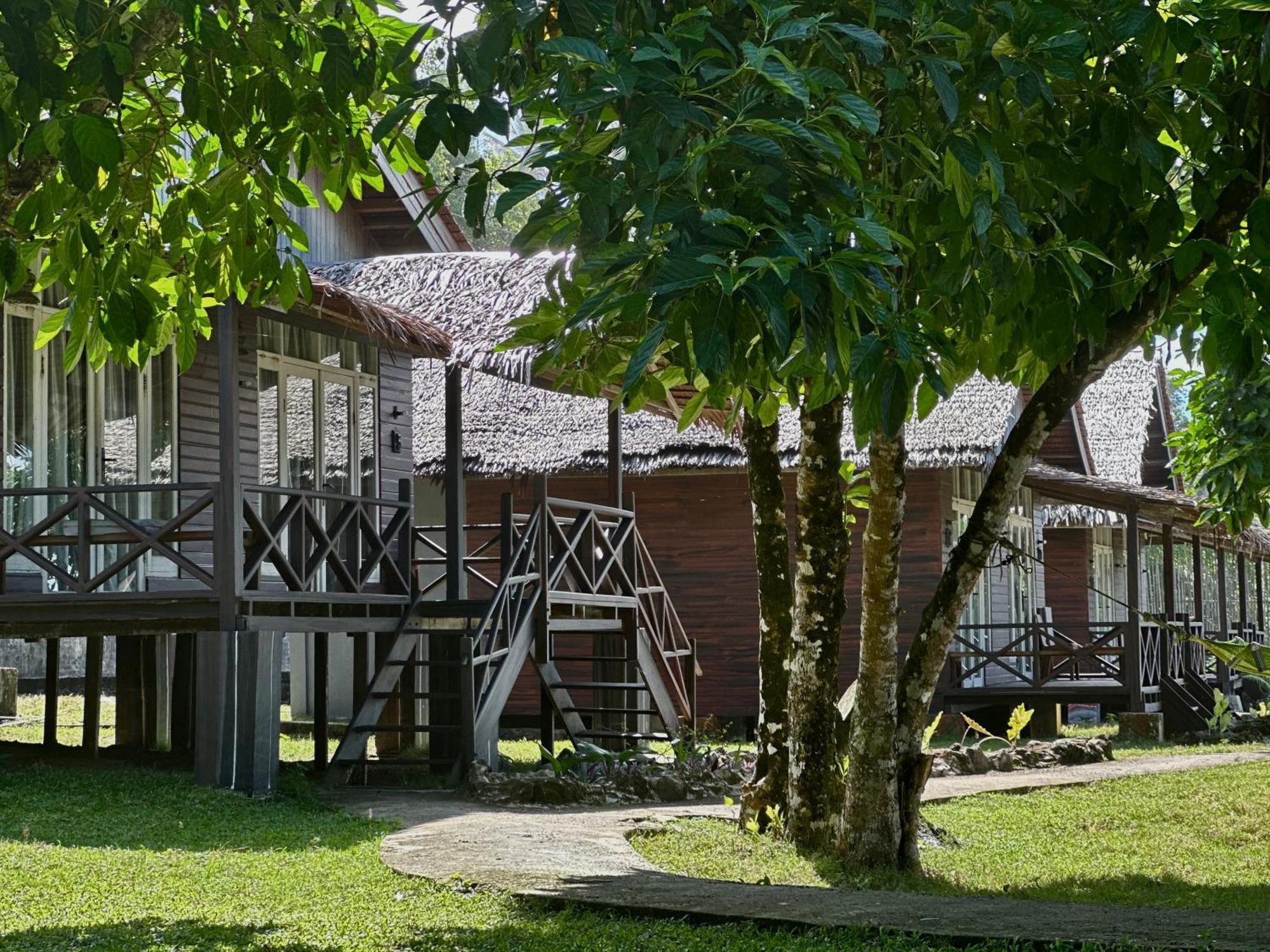 Baturundung Surf Resort Naibos Zewnętrze zdjęcie