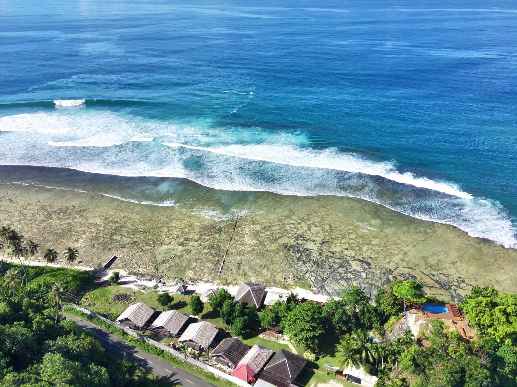 Baturundung Surf Resort Naibos Zewnętrze zdjęcie