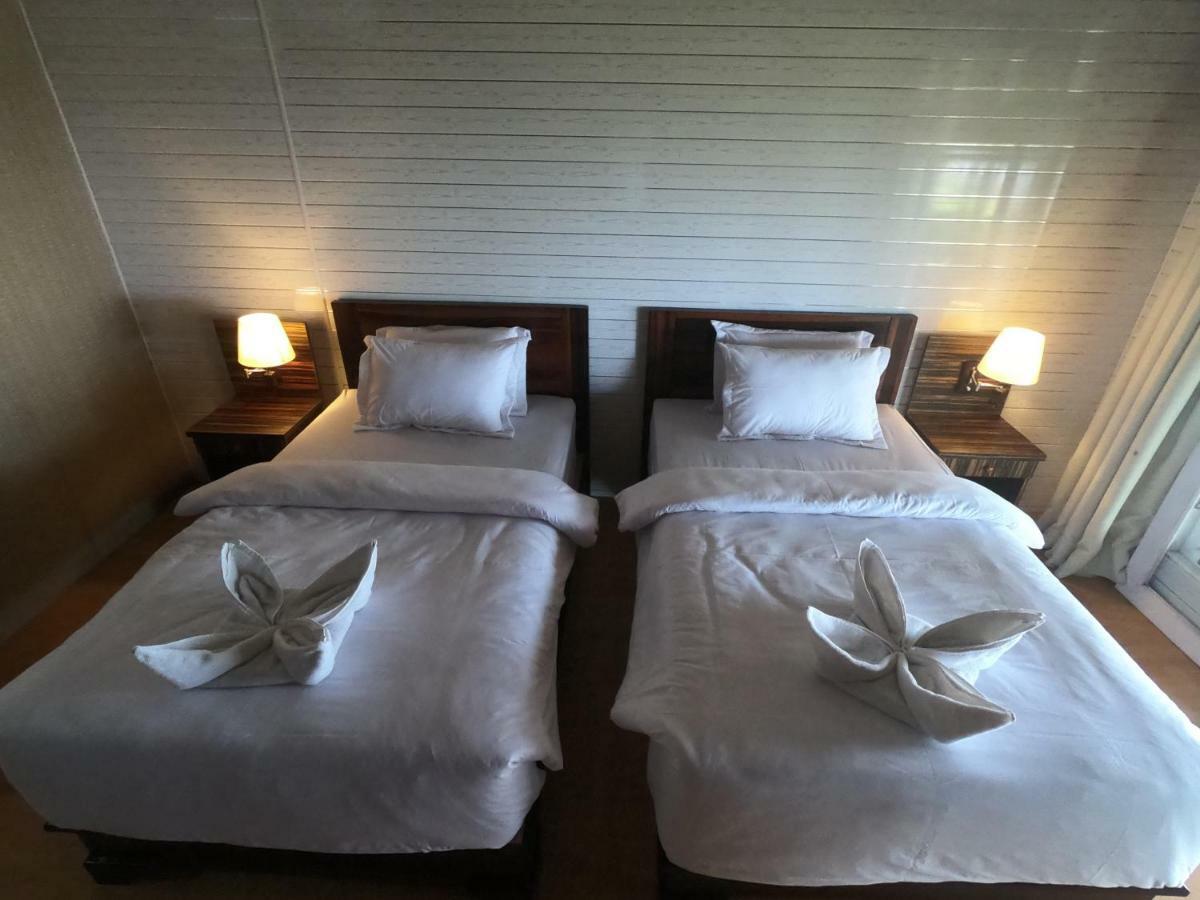 Baturundung Surf Resort Naibos Zewnętrze zdjęcie
