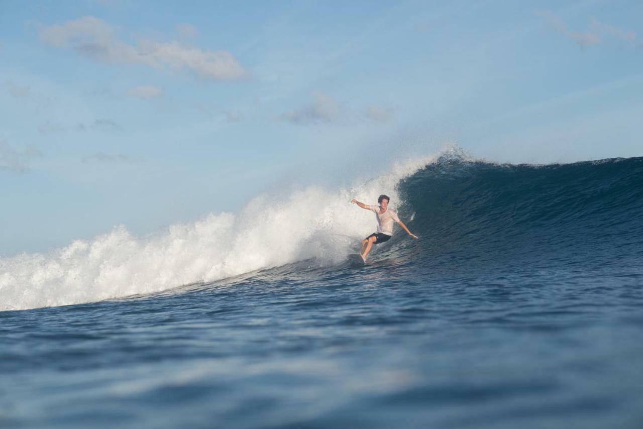 Baturundung Surf Resort Naibos Zewnętrze zdjęcie