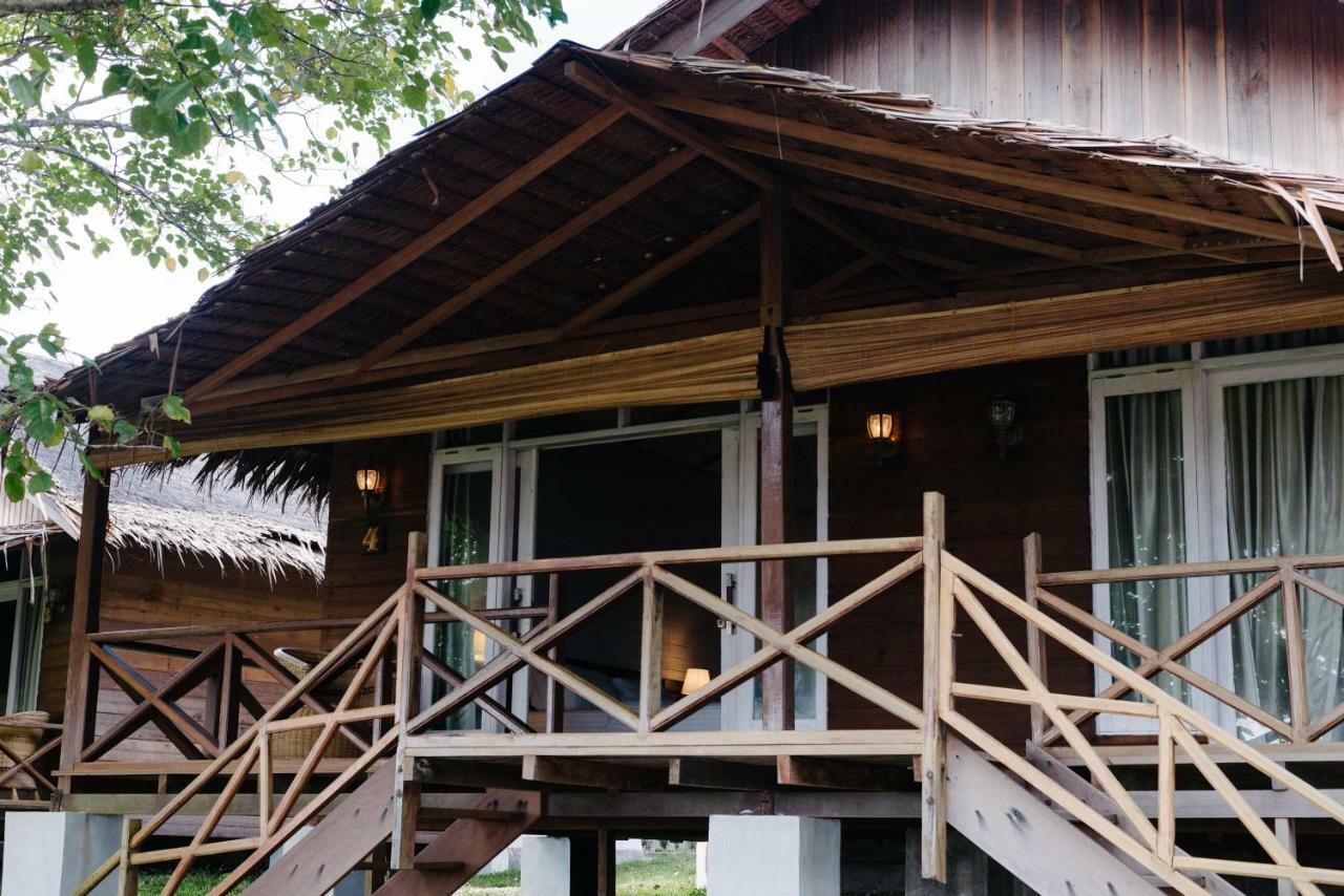 Baturundung Surf Resort Naibos Zewnętrze zdjęcie